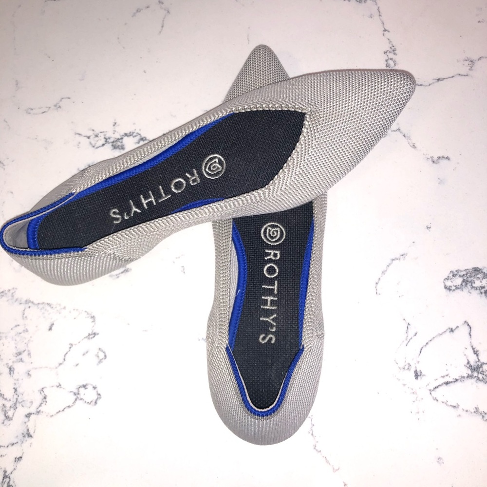 Rothys Pointed Flat in Light Grey, Size 6